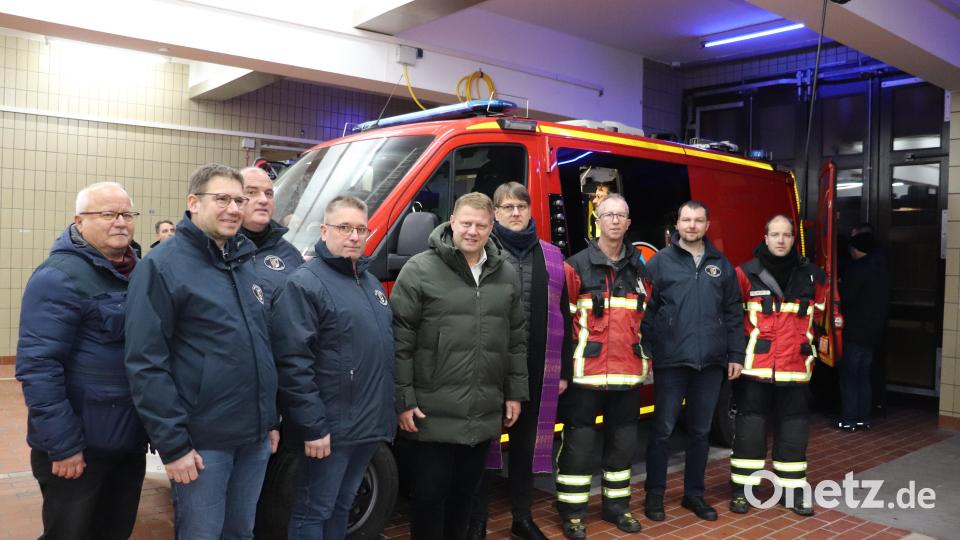 Empfang des neuen CBRN-Erkunders bei der Feuerwehr in Mitterteich. Bild: Florian Trißl