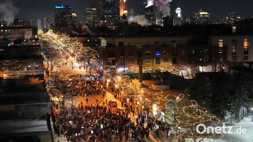 Seit Wochen wird gegen Trumps Abschiebepolitik demonstriert. Bild: Adam Gray/AP/dpa