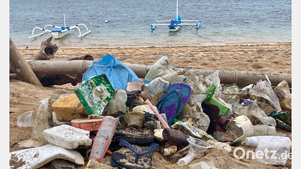 An Stränden sammelt sich Müll, auch verursacht vom Massentourismus. (Archivbild) Bild: Carola Frentzen/dpa