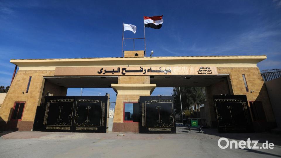 Israel hat der begrenzten Öffnung des Grenzübergangs Rafah in Gaza zugestimmt. (Archivbild) Bild: Gehad Hamdy/dpa