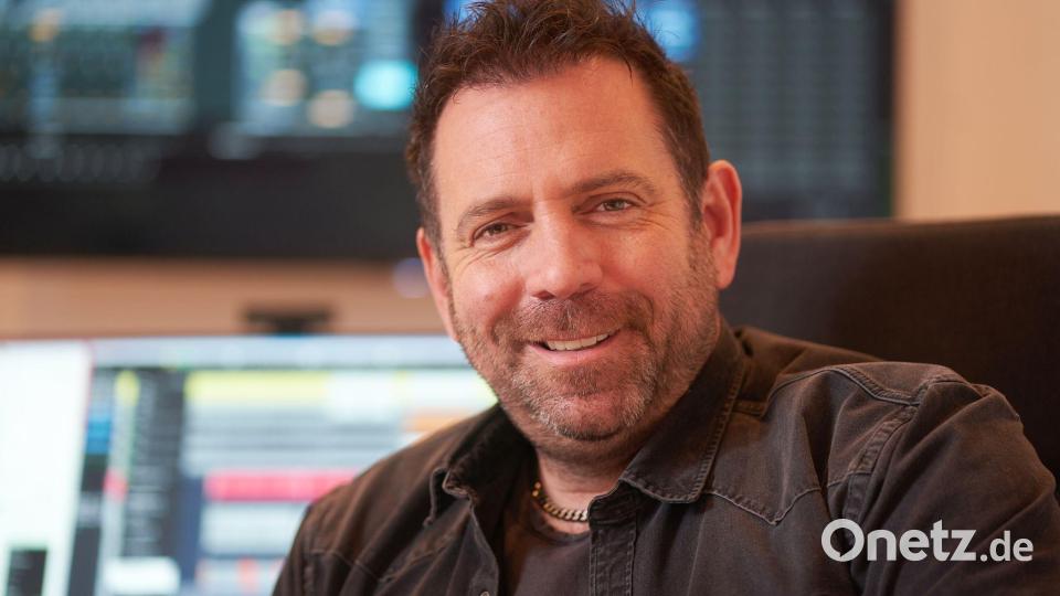 Ikke Hüftgold beschreibt seinen verstorbenen Vater als den „positivsten“ Menschen. (Archivbild) Bild: Thomas Frey/dpa