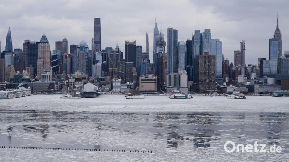 Mehr als die Hälfte der US-Bevölkerung war zeitweise von dem Wintersturm betroffen. Bild: Seth Wenig/AP/dpa