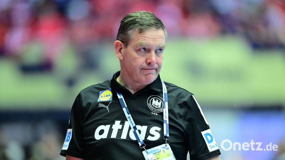 Bundestrainer Alfred Gislason überraschte mit seiner Aufstellung gegen Dänemark. Bild: Sina Schuldt/dpa