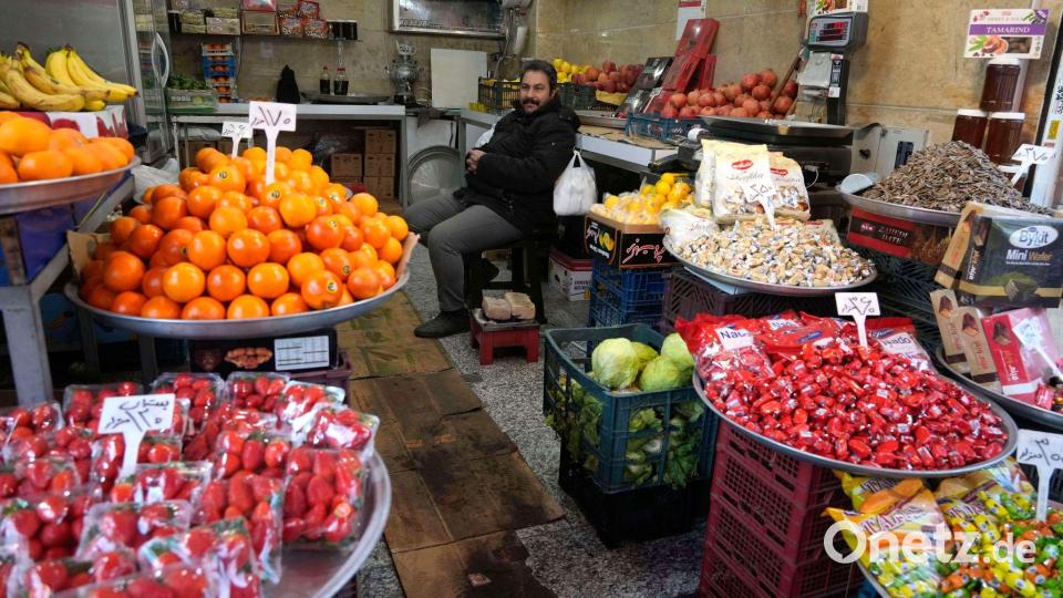 Mit einem Angriff verbinden manche Iraner die Hoffnung, dass sich im Land grundlegend etwas ändert. (Archivbild) Bild: Vahid Salemi/AP/dpa