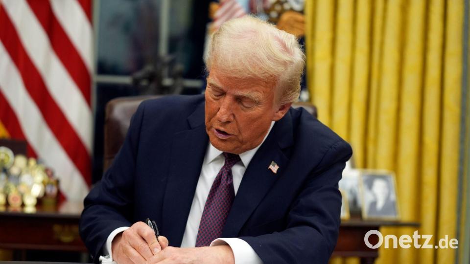 Gleich am ersten Tag als Präsident veranlasste Donald Trump den erneuten Ausstieg der USA aus dem Pariser Klimaabkommen. Bild: Evan Vucci/AP/dpa