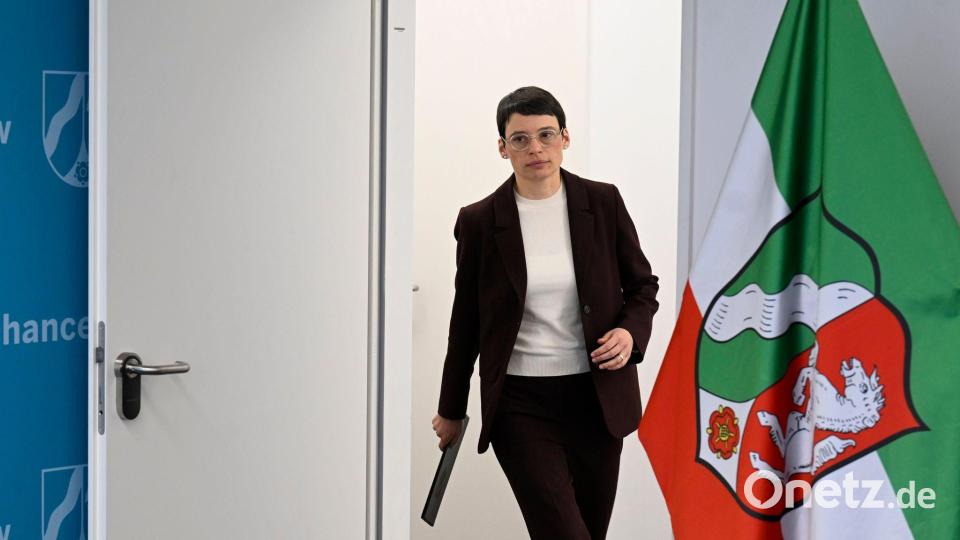 Paul erklärt ihren Rücktritt mit der zunehmenden Polarisierung um ihre Person - und gibt sich selbstkritisch. Bild: Roberto Pfeil/dpa