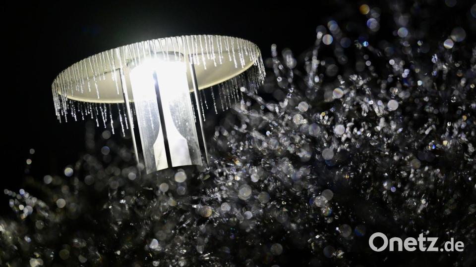 Der DWD erwartet weiter einen Mix aus Regen und Schnee. Bild: Sebastian Gollnow/dpa