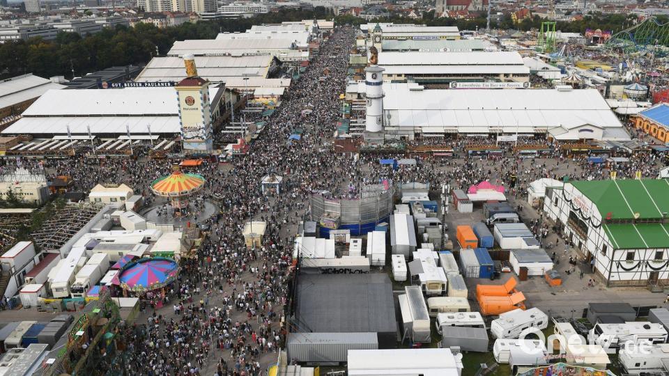 Die Bewebung um die Wiesn-Zelte läuft. (Archivfoto) Bild: Felix Hörhager/dpa