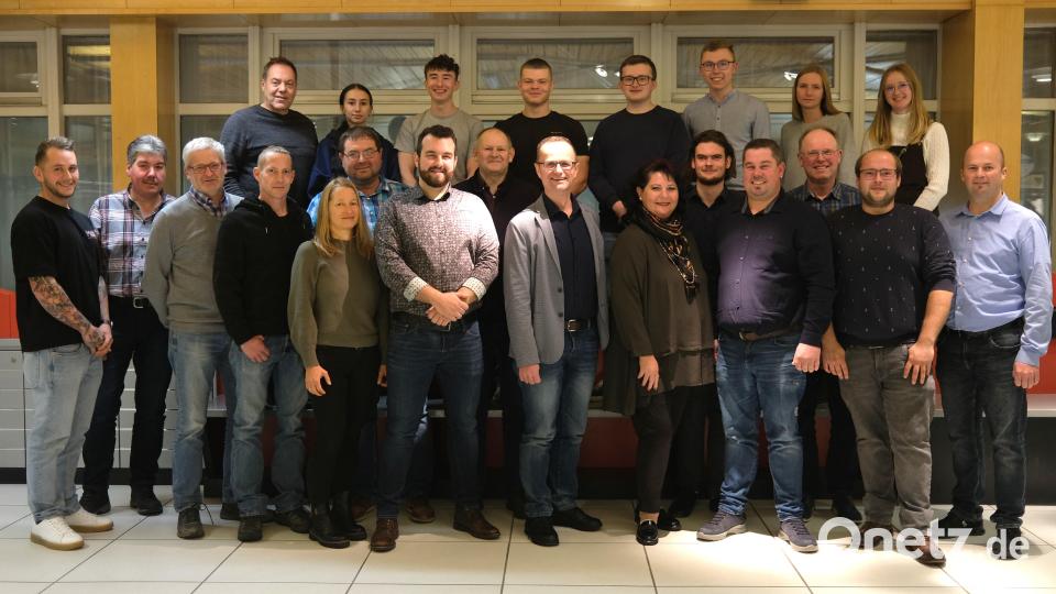 Die Christliche Wählergemeinschaft und die Junge Liste Schwarzenfeld nominierten in einer gemeinsamen Veranstaltung ihre Kandidaten für die Kommunalwahlen im März 2026. Bild: Hirsch