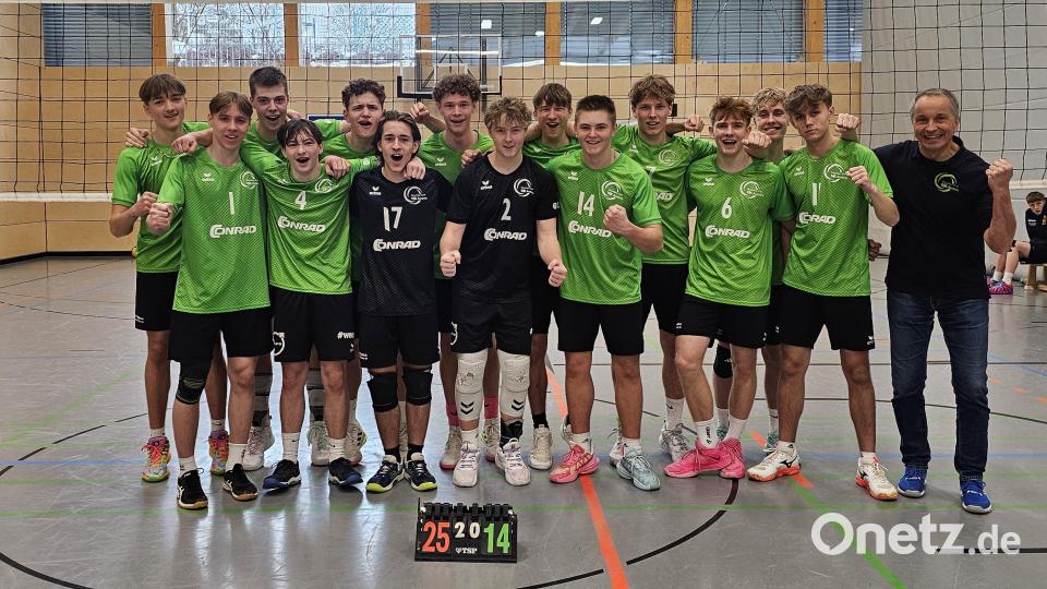 Die U18-Jungen des VC DJK Amberg holten die Volleyball-Oberpfalzmeisterschaft. Bild: Markus Bodensteiner
