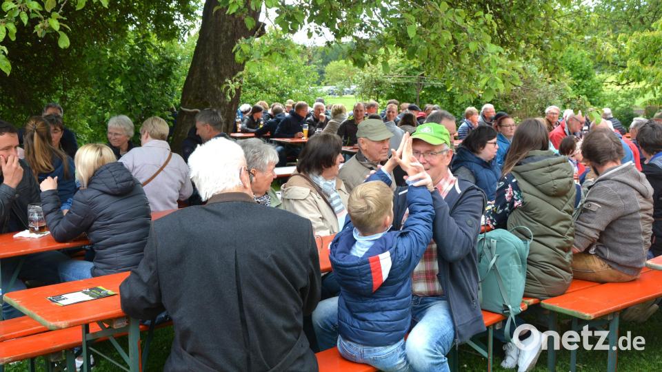 Die Besucherinnen und Besucher genossen den Biergarten des Kappl-Wirts. Bild: jr