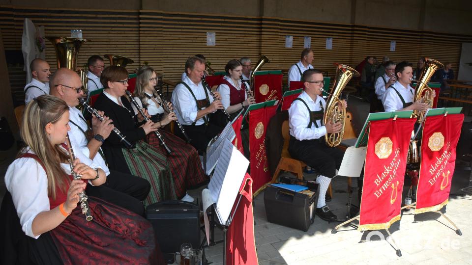 Die Blaskapelle Ernestgrün spielte auf. Bild: jr