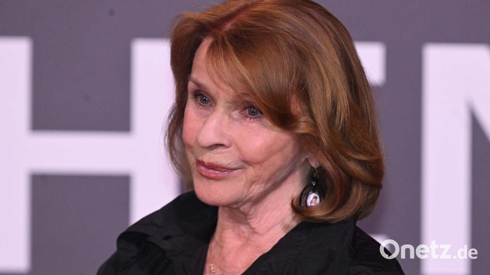 Nach einer schweren Operation ist Senta Berger auf dem Wege der Besserung. (Archivbild) Bild: Felix Hörhager/dpa