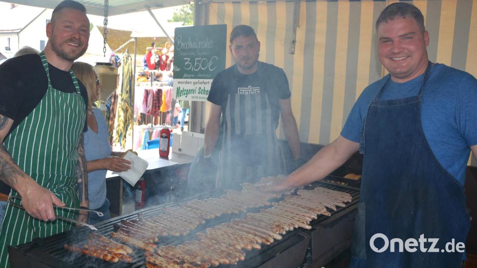 Die Schnurrer-Bratwürste aus Schirnding waren bei den Besuchern besonders beliebt. Bild: jr