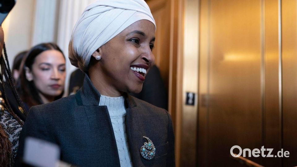 US-Präsident Donald Trump greift die linke Abgeordnete verbal immer wieder heftig an. (Archivbild) Bild: Jose Luis Magana/AP/dpa