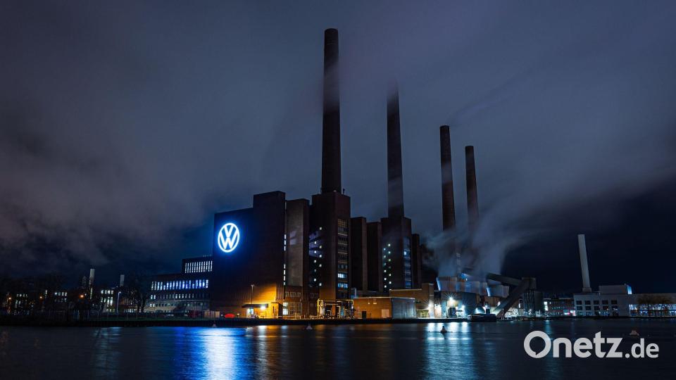 Der Stammsitz von Volkswagen in Wolfsburg hat die größte Autoproduktion Deutschlands. (Archivbild) Bild: Moritz Frankenberg/dpa