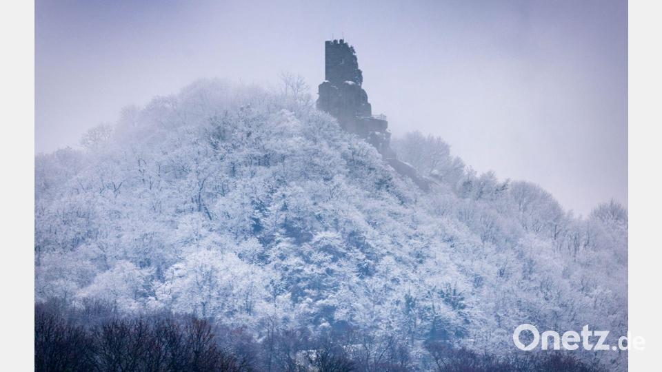 verschneiter Drachenfels Bild: Thomas Banneyer/dpa