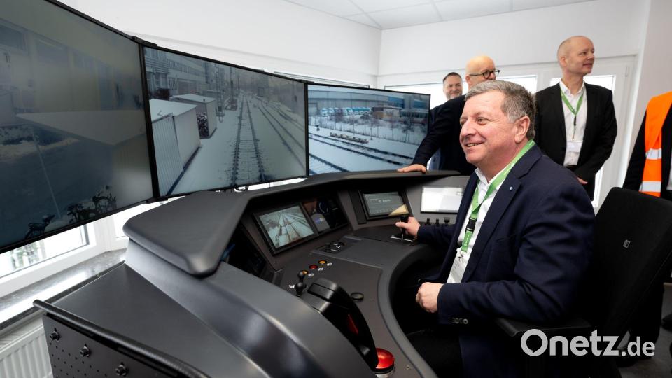 Zum anderen sorgt die Fernbedienung aus dem „Remote Operation Center“ heraus für größere Effizienz. Bild: Sven Hoppe/dpa