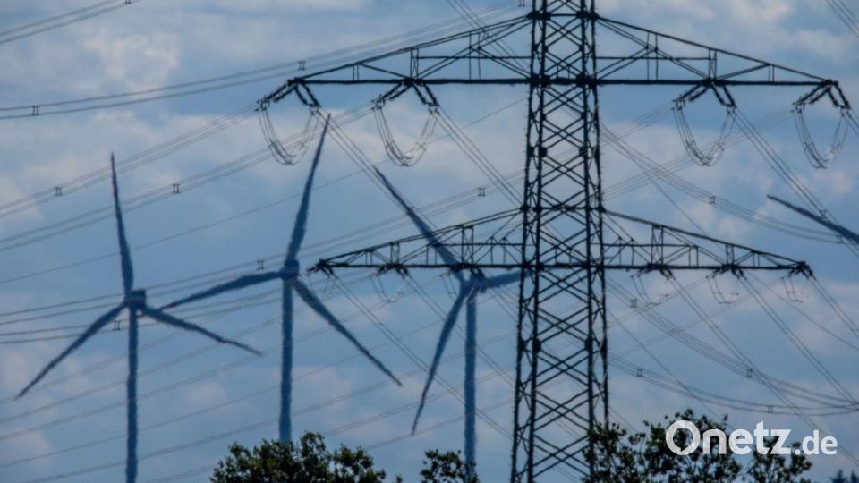 Die kritische Infrastruktur soll widerstandsfähiger werden. Angreifer sollen es nicht mehr so leicht haben. (Symbolbild) Bild: Jens Büttner/dpa