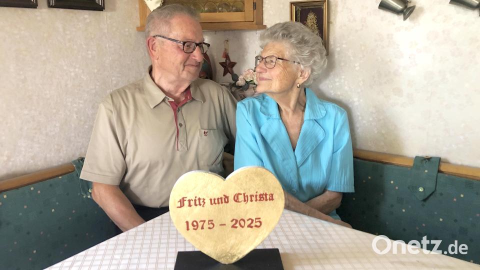 Christa und Fritz Holm sind seit 50 Jahren verheiratet. Das Familienfest, die Goldene Hochzeit, wurde am Wochenende gefeiert. Bild: wro