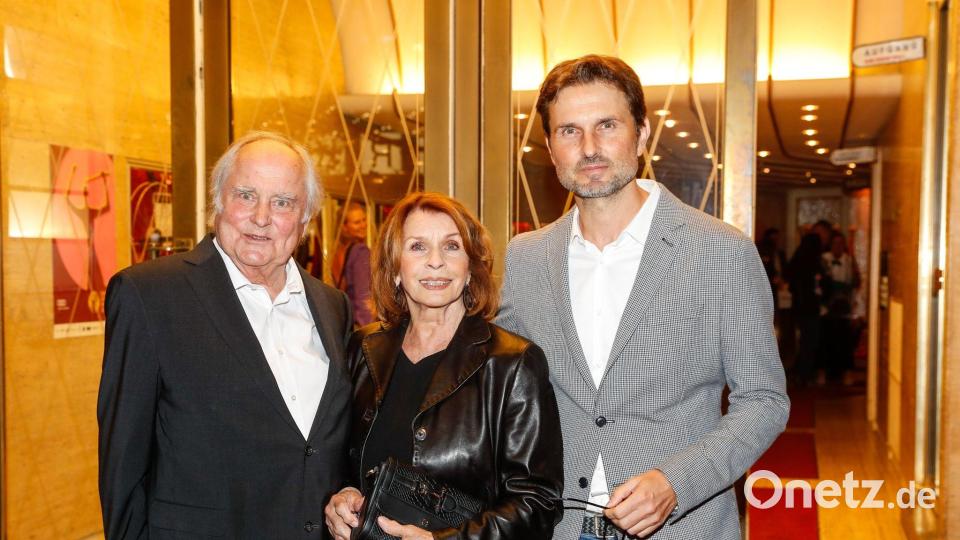 2024 starb Michael Verhoeven, Ehemann Senta Bergers und Vater von Regisseur Simon Verhoeven. (Archivbild) Bild: Gerald Matzka/dpa