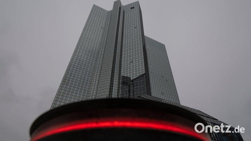 Am Tag vor der Bilanzvorlage fand im Hauptsitz der Bank in Frankfurt eine Razzia des BKA wegen des Verdachts der Geldwäsche statt. Bild: Boris Roessler/dpa