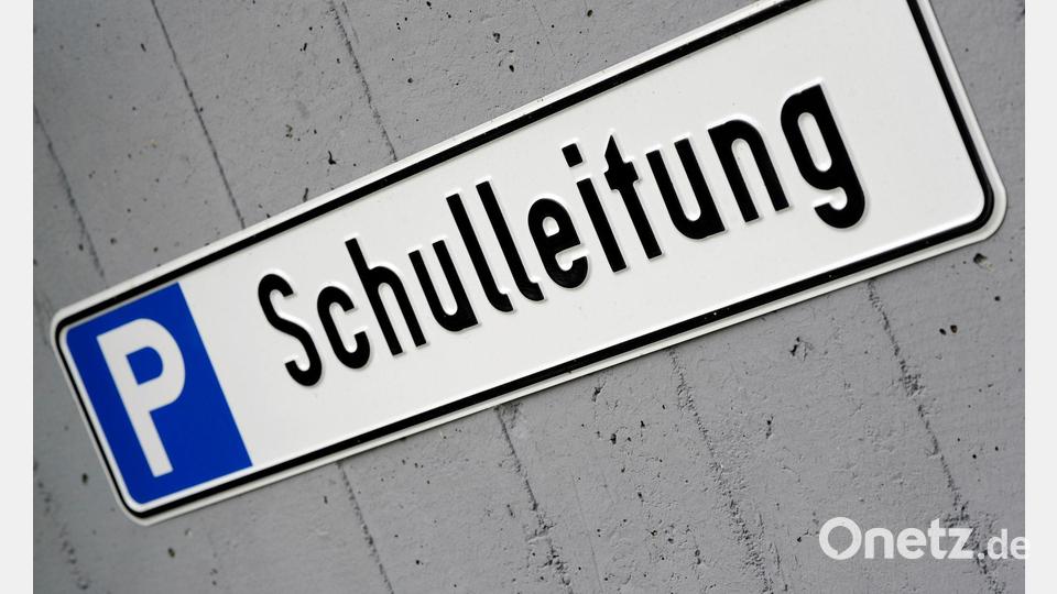 In Bayern werden Schulleiter mancherorts auch länger gesucht. (Symbolbild) Bild: Marius Becker/dpa