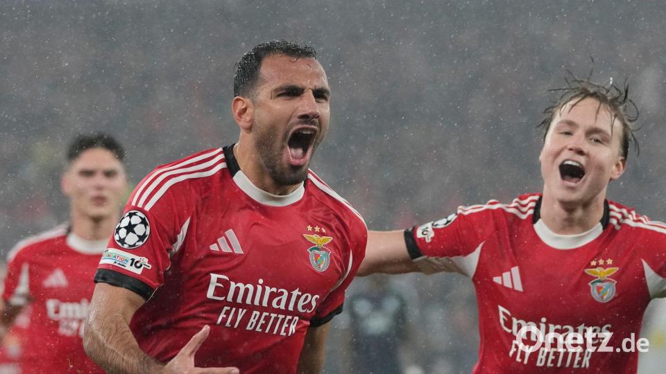 Benficas Vangelis Pavlidis jubelt über sein Tor gegen Real Madrid. Bild: Armando Franca/AP/dpa