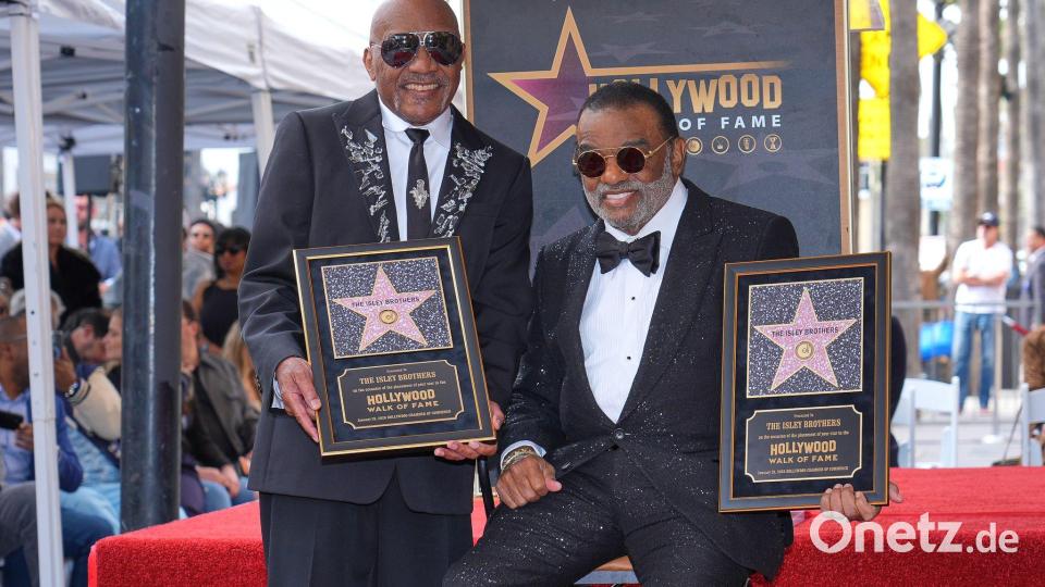 Die Brüder Ronald und Ernie Isley, die heute 84 und 73 alt sind, landeten vor 67 Jahren mit „Shout“ ihren ersten großen Hit. Bild: Richard Shotwell/Invision/AP/dpa
