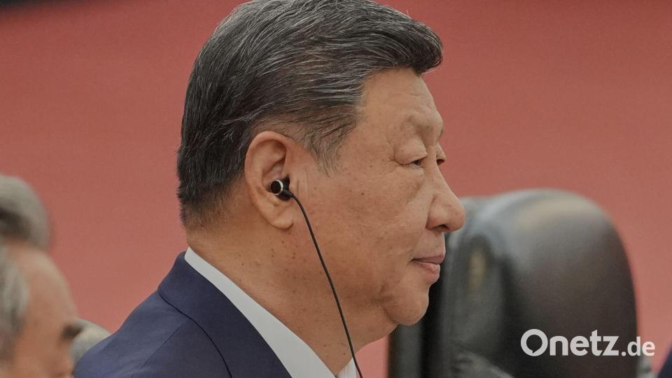 Chinas Staatschef Xi Jinping sprach von einer „turbulenten“ Weltlage. Bild: Kin Cheung/Pool AP/AP/dpa