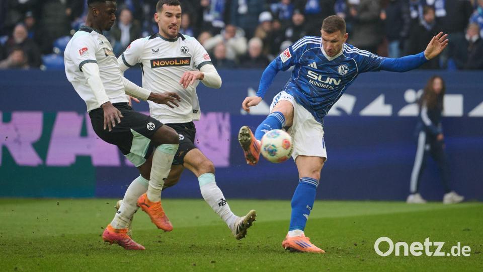 Am vergangenen Wochenende traf Dzeko sogleich in seinem ersten Spiel für Schalke. (Archivbild) Bild: Bernd Thissen/dpa