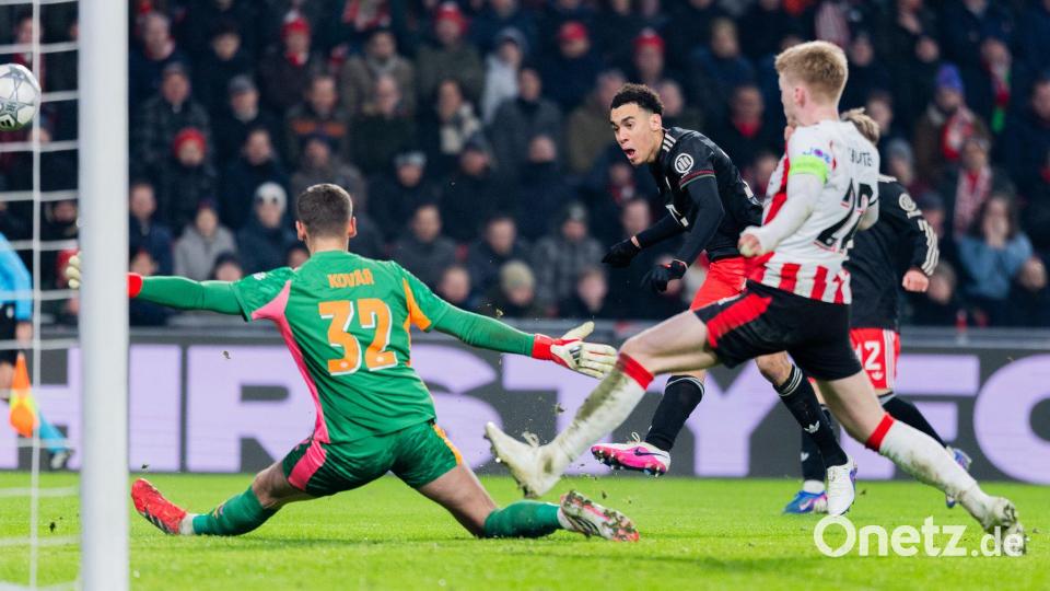 Der Glücksmoment: Jamal Musiala (M) erzielt sein Comeback-Tor zum 1:0. Bild: Rolf Vennenbernd/dpa