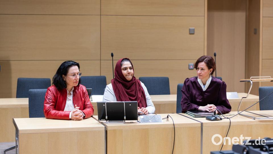 Nach dem Urteil zeigt sich die Klägerin erleichtert. Bild: Philipp von Ditfurth/dpa