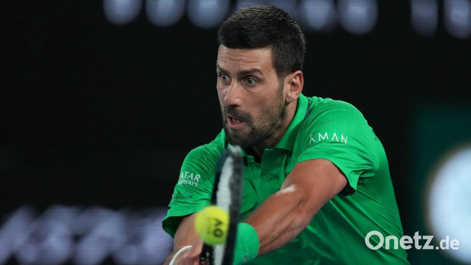 Novak Djokovic lieferte sich mit Jannik Sinner einen tollen Fight über fünf Sätze. Bild: Asanka Brendon Ratnayake/AP/dpa