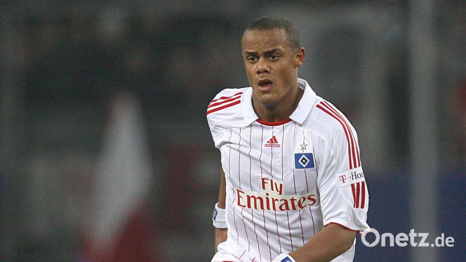 Der heutige Bayern-Trainer Vincent Kompany als Profi im HSV-Trikot in Aktion. (Archivbild) Bild: Sebastian Widmann/dpa