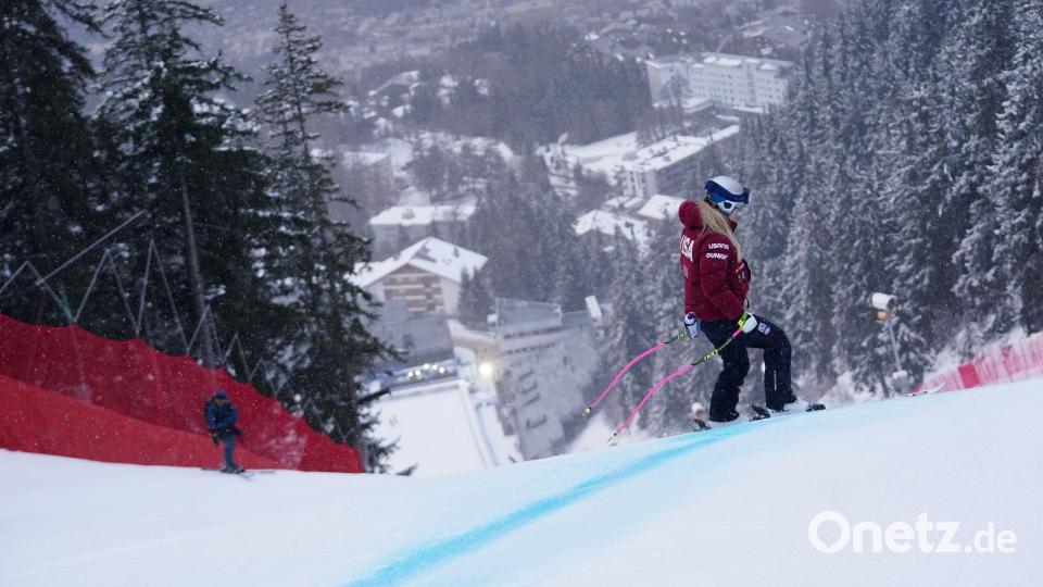 Lindsey Vonn stürzte bei der Abfahrt von Crans-Montana schon nach wenigen Sekunden. Bild: Pier Marco Tacca/AP/dpa