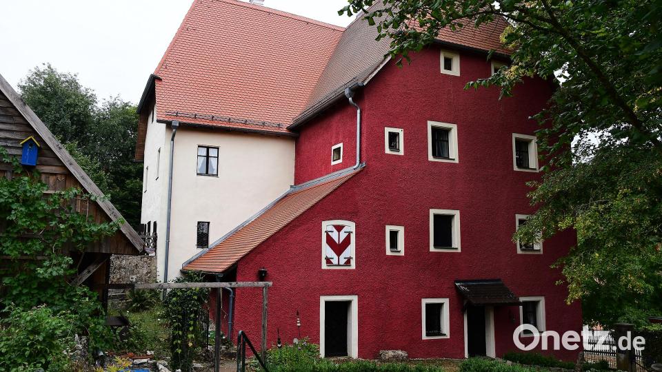 Das Schloss in Kirchenreinbach wird verkauft – wer der nächste Besitzer wird, ist noch unklar. Archivbild: Petra Hartl