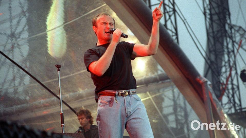 In den 80er und 90er Jahren feierte Phil Collins solo und mit Genesis seine größten Erfolge und war für mitreißende Bühnenshows bekannt. (Archivbild) Bild: Holger Hollemann/dpa