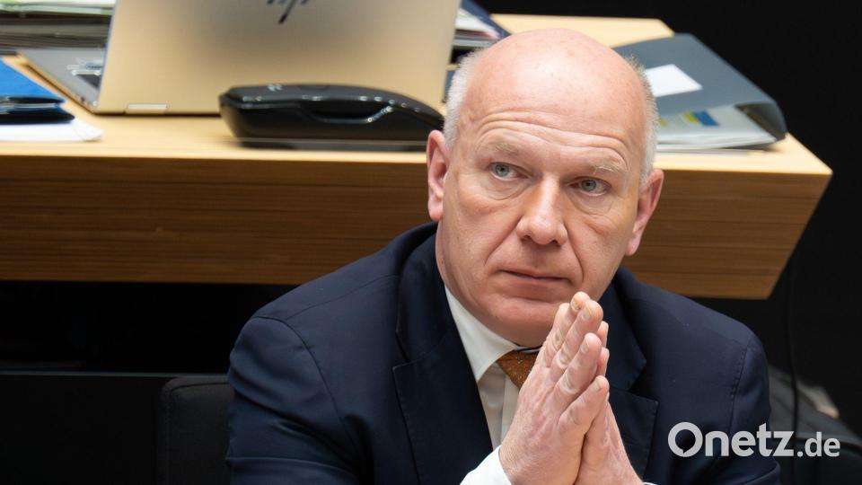 Berlins Regierungschef Kai Wegner sorgt mit einem Streusalz-Vorstoß für Gesprächsstoff (Archivbild). Bild: Sebastian Christoph Gollnow/dpa