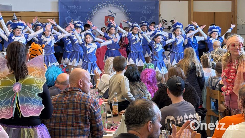 Die Jugendgarde erhielt für ihren Gardemarsch (im Bild) wie für ihren Showtanz stürmischen Beifall. Bild: Anna-Lena Kuhr-Richthammer