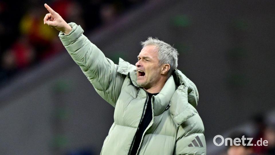 Deutlicher Fingerzeig für die Zukunft: Frauen-Bundestrainer Christian Wück. (Archivbild) Bild: Sebastian Christoph Gollnow/dpa