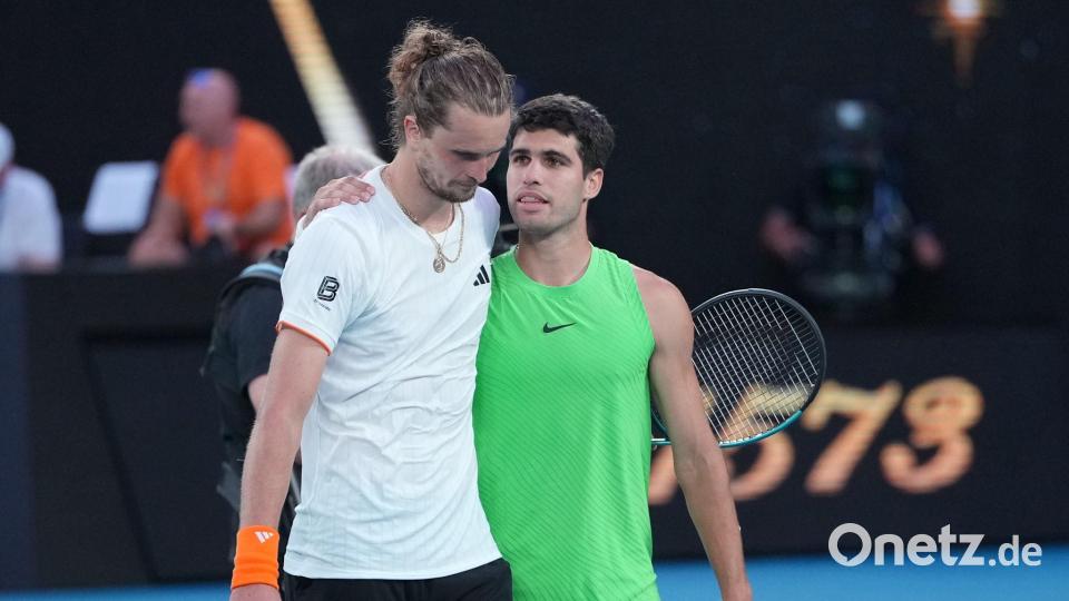 Alexander Zverev und Carlos Alcaraz nach dem Match. Bild: Asanka Brendon Ratnayake/AP/dpa