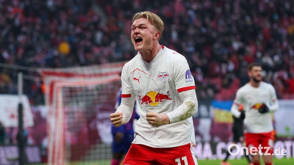 Conrad Harder jubelt über sein Tor zum 1:0. Bild: Jan Woitas/dpa