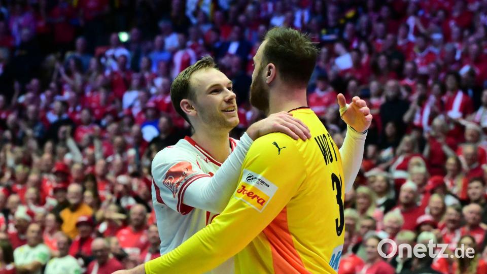 Kennen sich aus der Bundesliga: Mathias Gidsel und DHB-Keeper Andreas Wolff. (Archivbild) Bild: Sina Schuldt/dpa