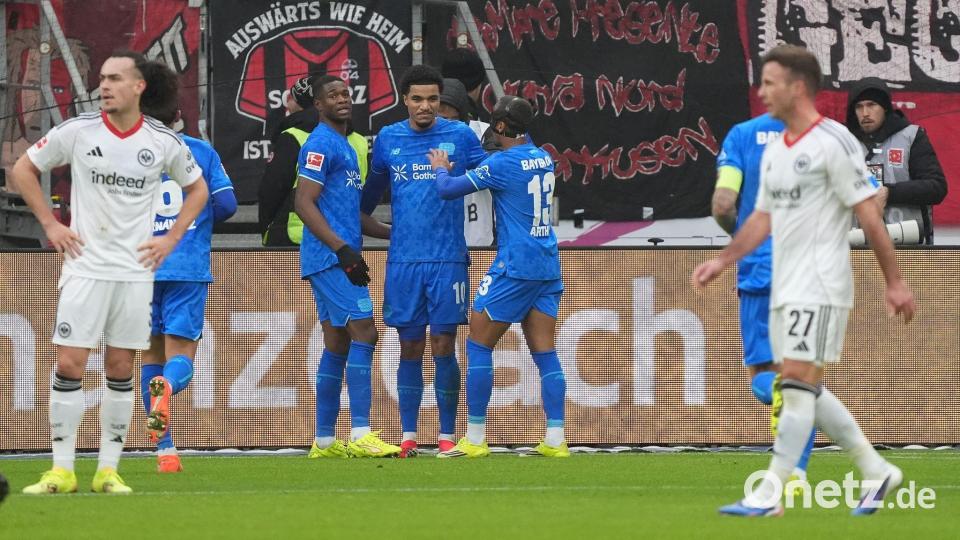 Leverkusen jubelt in Frankfurt. Bild: Marc Schüler/dpa