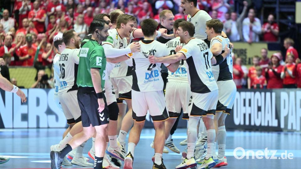 Die deutschen Handballer möchten auch im EM-Endspiel gegen Dänemark jubeln. Bild: Sina Schuldt/dpa