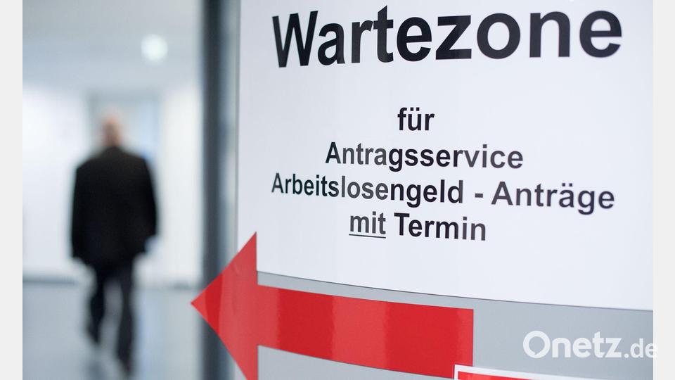 Beim Arbeitslosengeld dringt der CDU-Wirtschaftsrat auf eine Begrenzung. (Symbolbild) Bild: Sebastian Gollnow/dpa