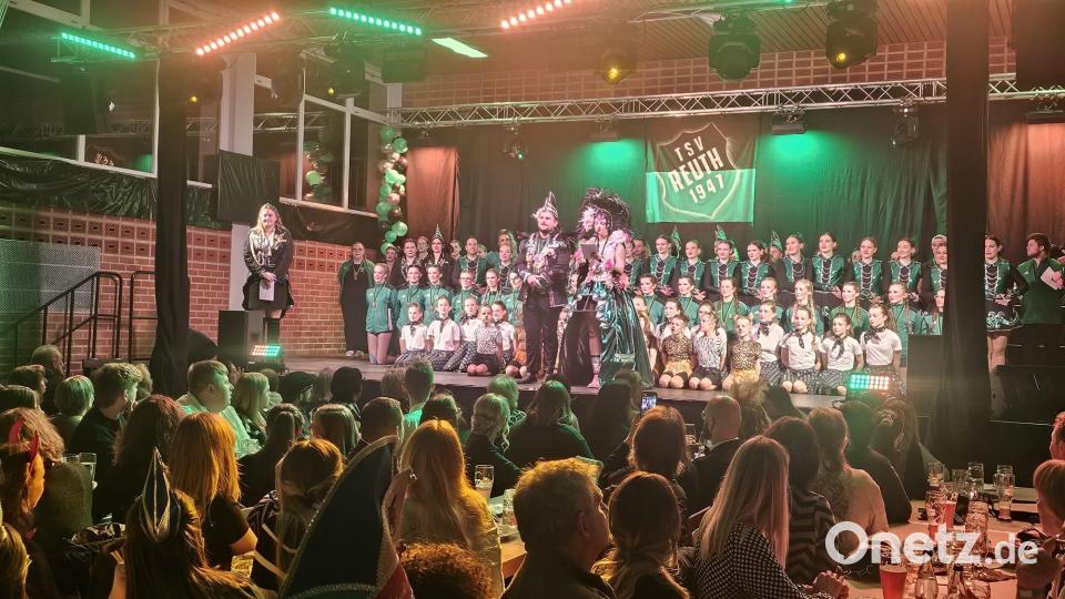 Prinz Sebastian II. und Prinzessin Isabella I. repräsentierten die närrische Regentschaft über Reuth. Bild: vsr