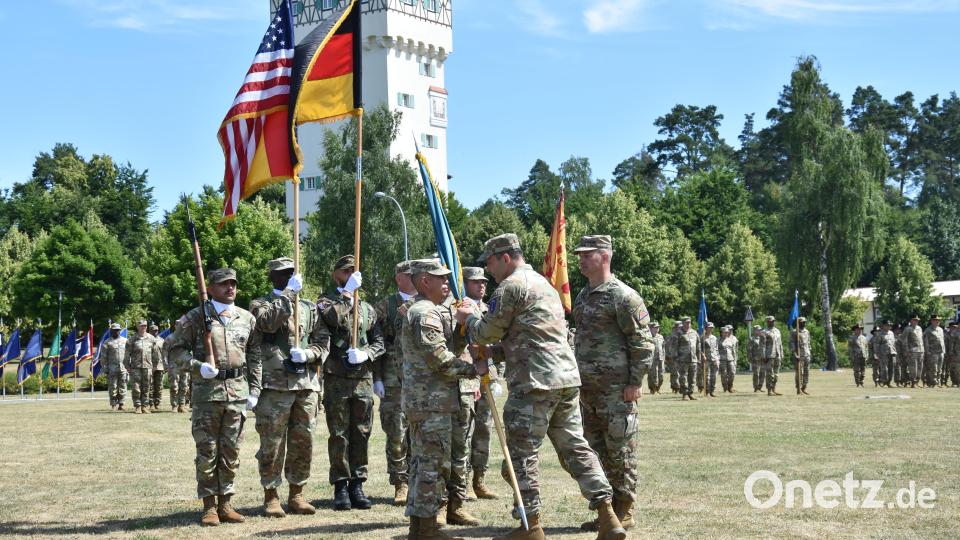 Kommandowechsel bei der US-Armee in Grafenwöhr: Terry R. Tillis übernimmt für Steven P. Carpenter. Bild: jut