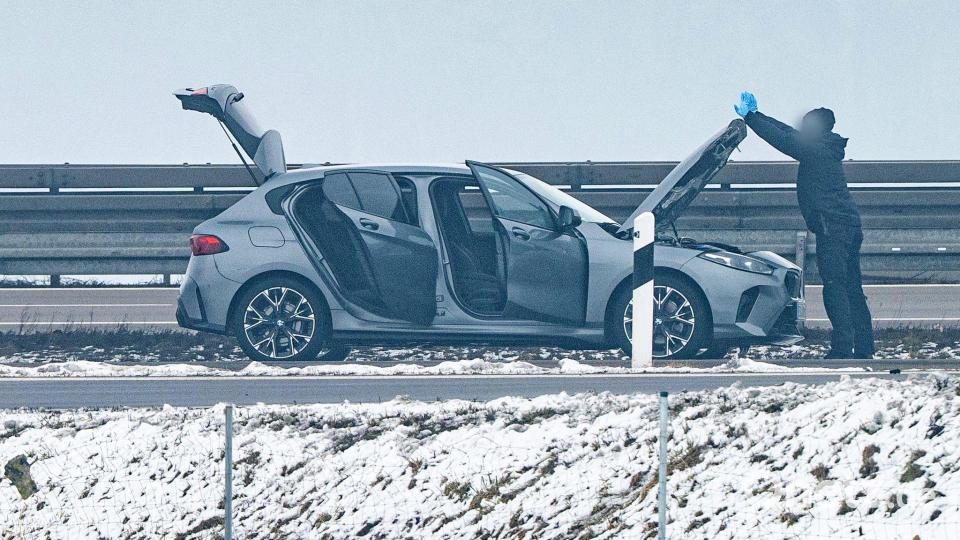 Der Fund auf der Autobahn hatte eine längere Komplettsperrung der Fernstraße zur Folge. Bild: Armin Weigel/dpa